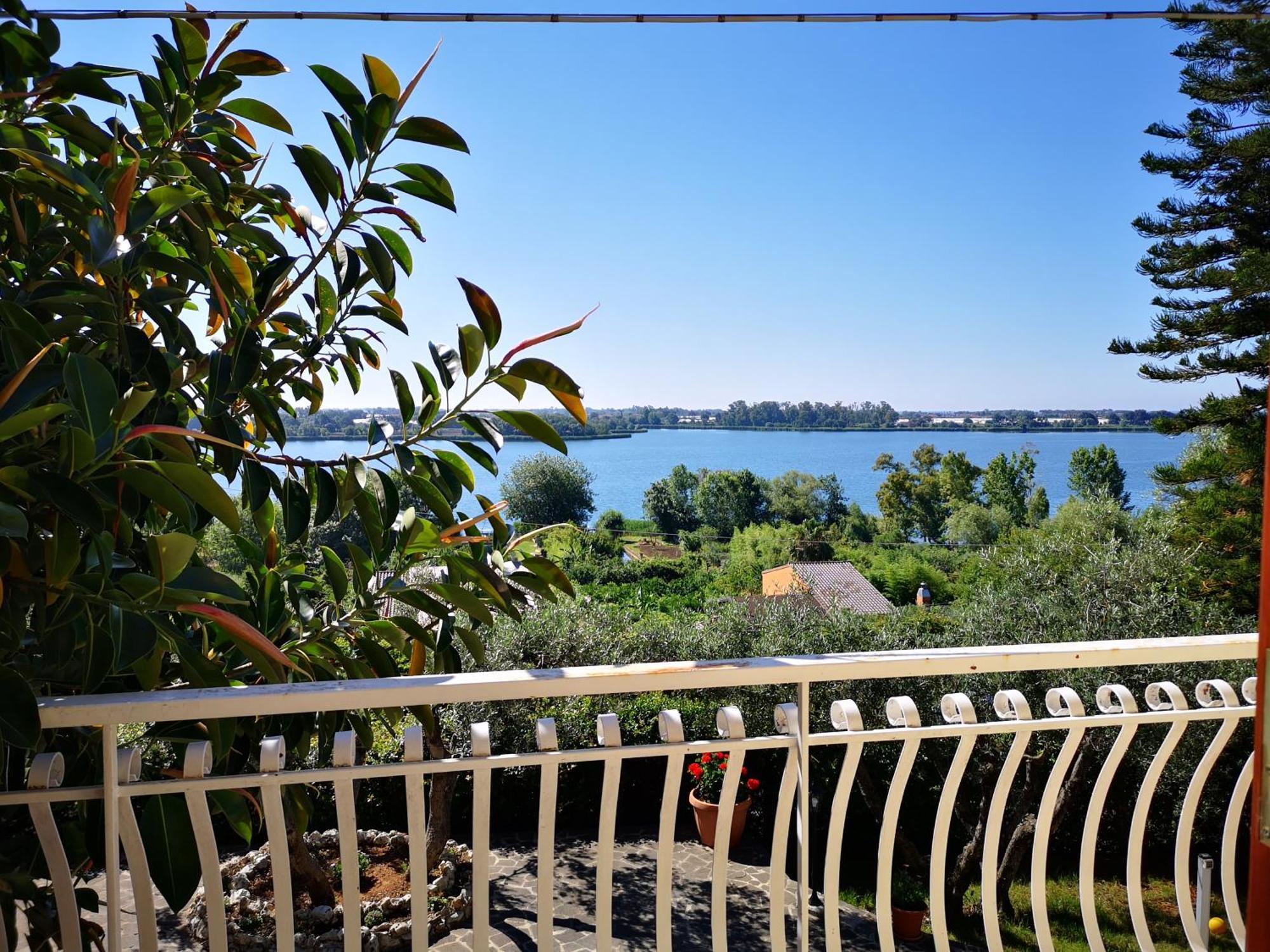 Sul Lago Dorato Террачина Номер фото
